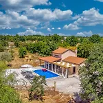 Holiday House Krase With Private Pool