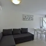 Ferienwohnung In Zambratija Mit Terrasse