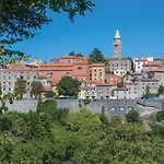 Awesome Apartment In Labin With Kitchen